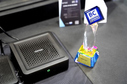 索泰首款掌機Zone驚艷問世 獨一無二的OLED震撼大屏引領掌上娛樂新潮流